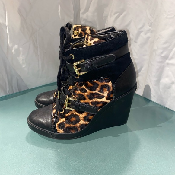 Michael Kors cheetah booties - Picture 1 of 3